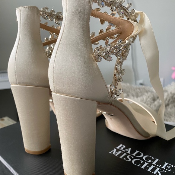 Badgley Mischka, Size 9, Everafter Bridal Shoes. Never Worn! - Picture 3 of 6